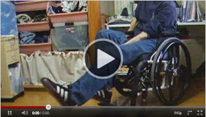 頚髄損傷者の車椅子から車へのトランスファー(ボードなし)
